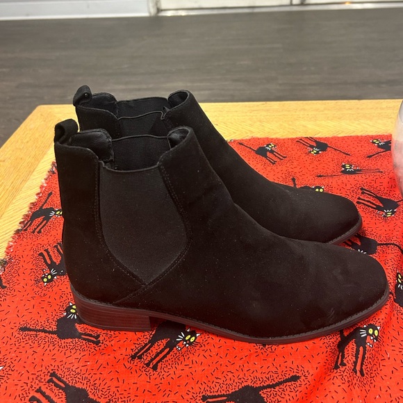 Loft Chelsea Black Booties. Size 10 - Picture 3 of 7